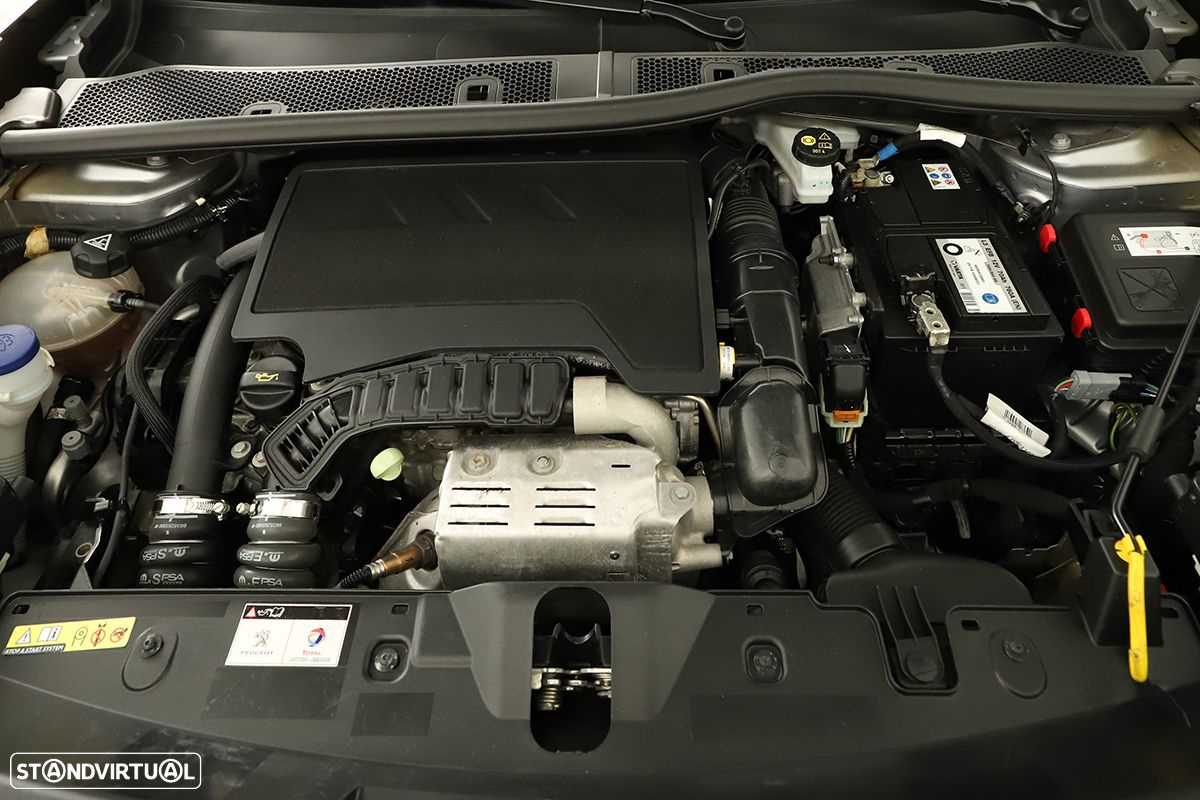Peugeot 2008 1.2 PureTech GT EAT8 - 24