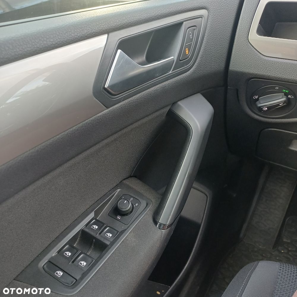 Volkswagen Touran 1.5 TSI EVO Trendline - 15