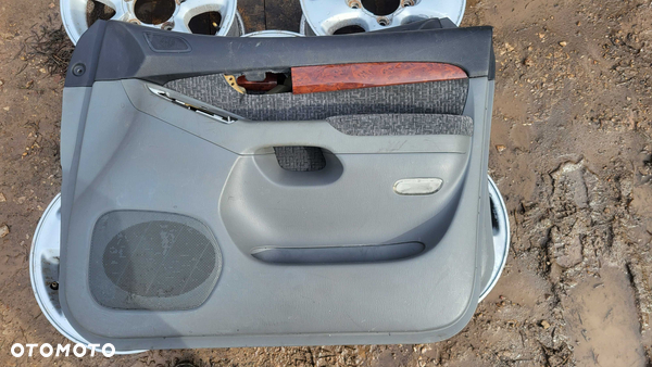 Boczki drzwi, tapicerki, el wnętrza Toyota Land Cruiser 125 3 drzwi