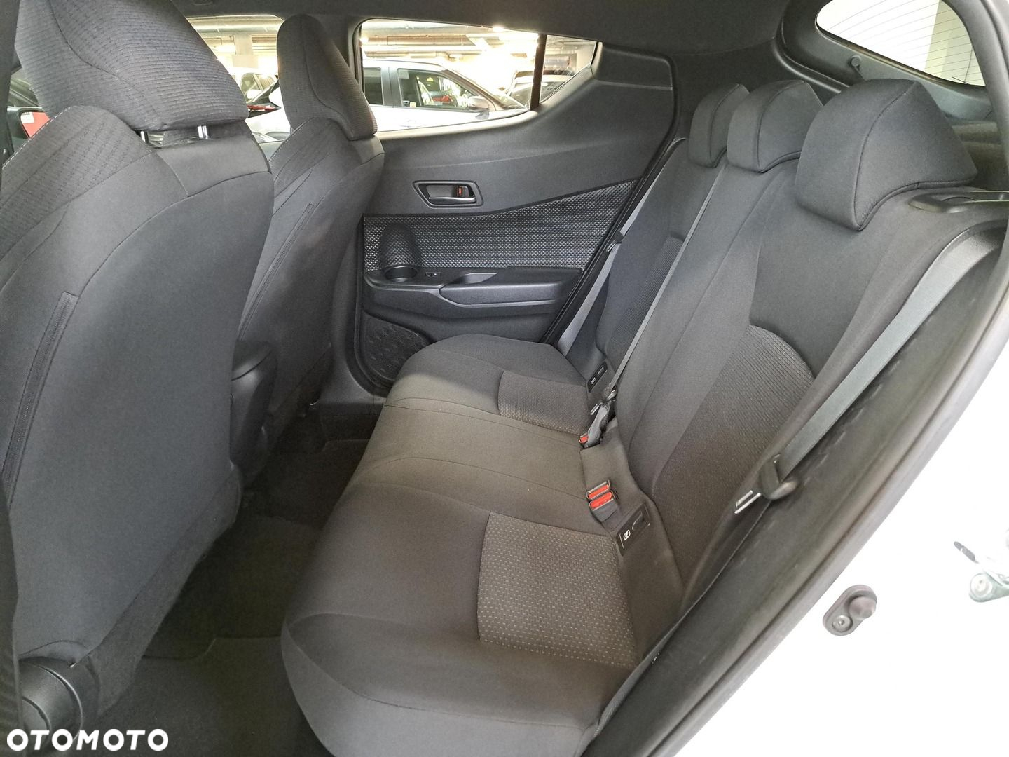Toyota C-HR 1.8 Hybrid Premium - 12