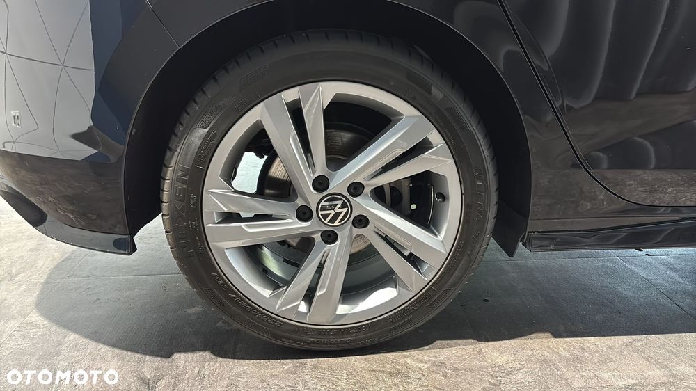 Volkswagen Golf 1.5 eTSI EVO R-Line DSG - 19