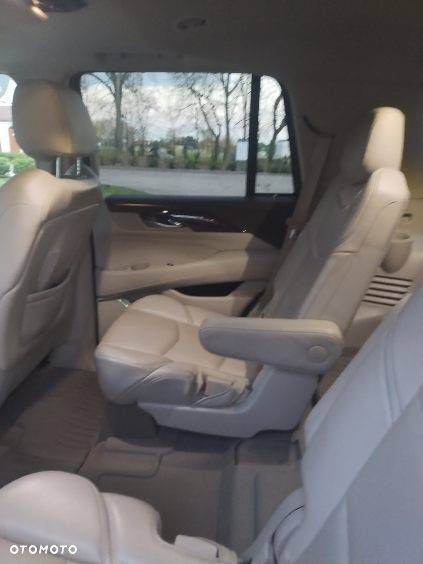 Cadillac Escalade - 9