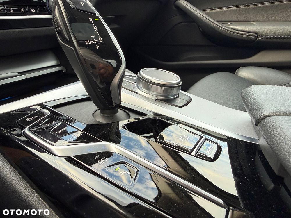 BMW Seria 5 530e M Sport sport - 28