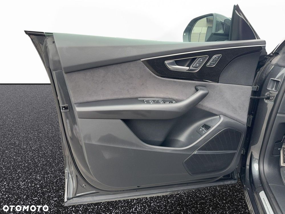 Audi Q8 - 13
