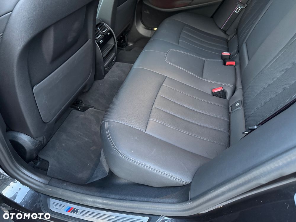 BMW Seria 5 530e xDrive M Sport Edition - 8