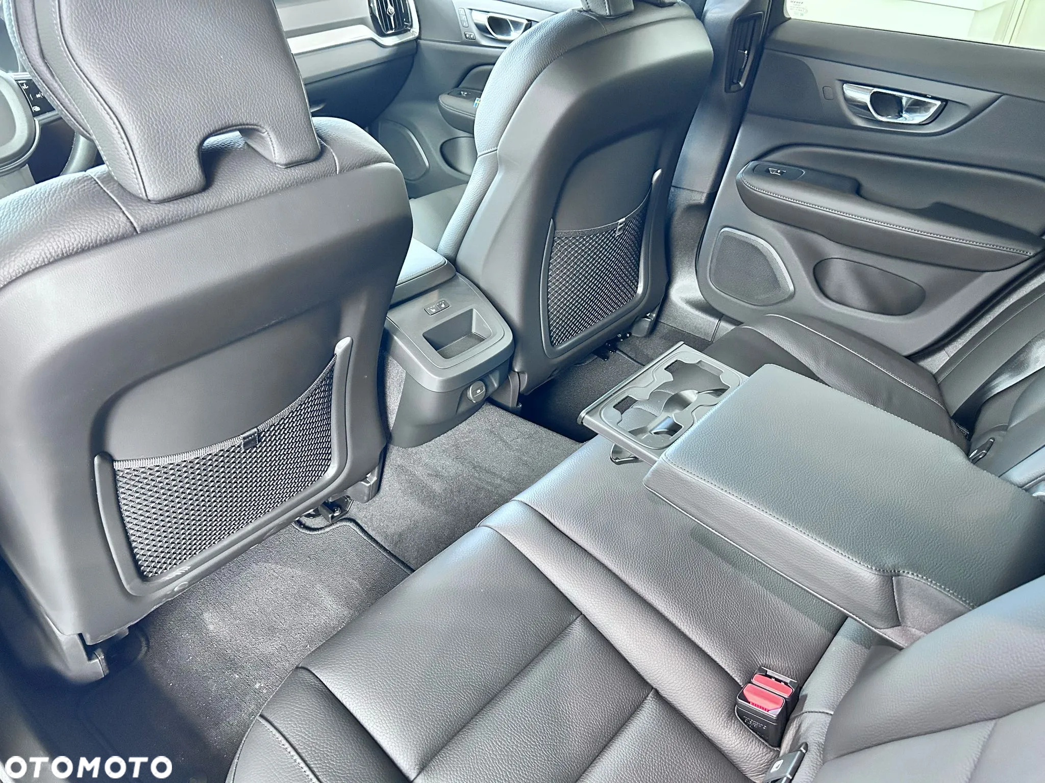 Volvo V60 B4 B Plus Dark - 14