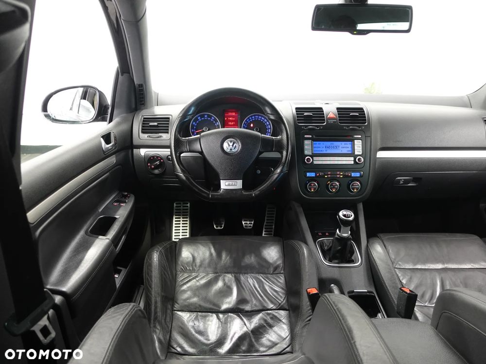 Volkswagen Golf - 28