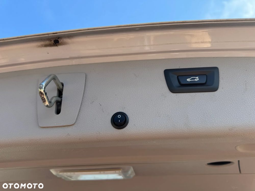 BMW Seria 3 320d Sport Line - 13