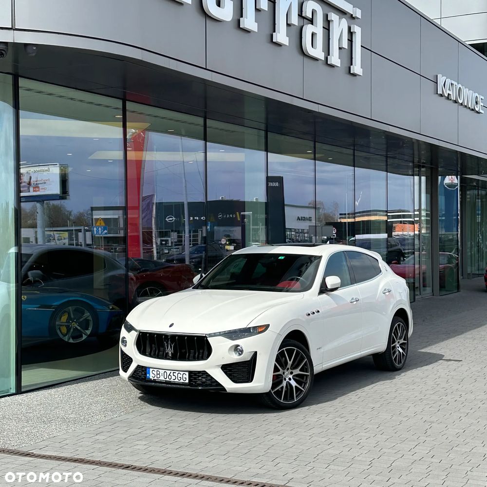 Maserati Levante Q4 Executive - 1