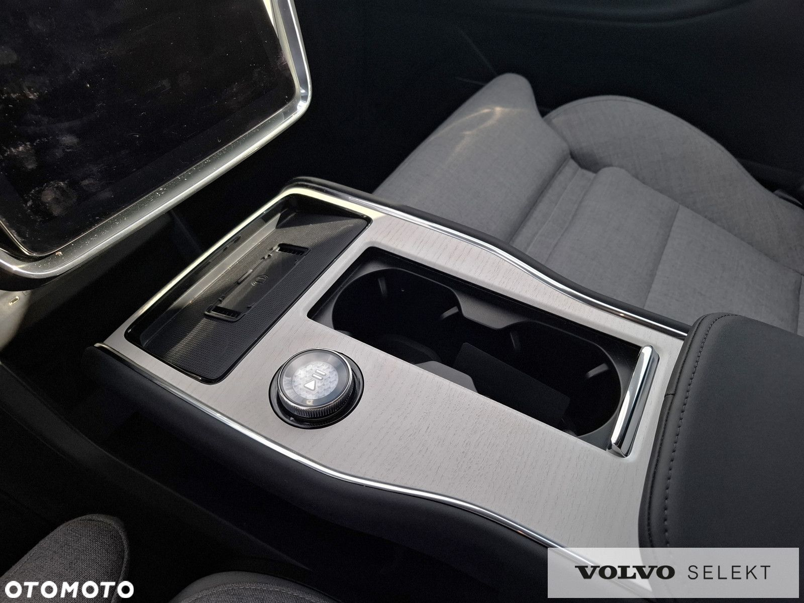 Volvo EX90 - 30