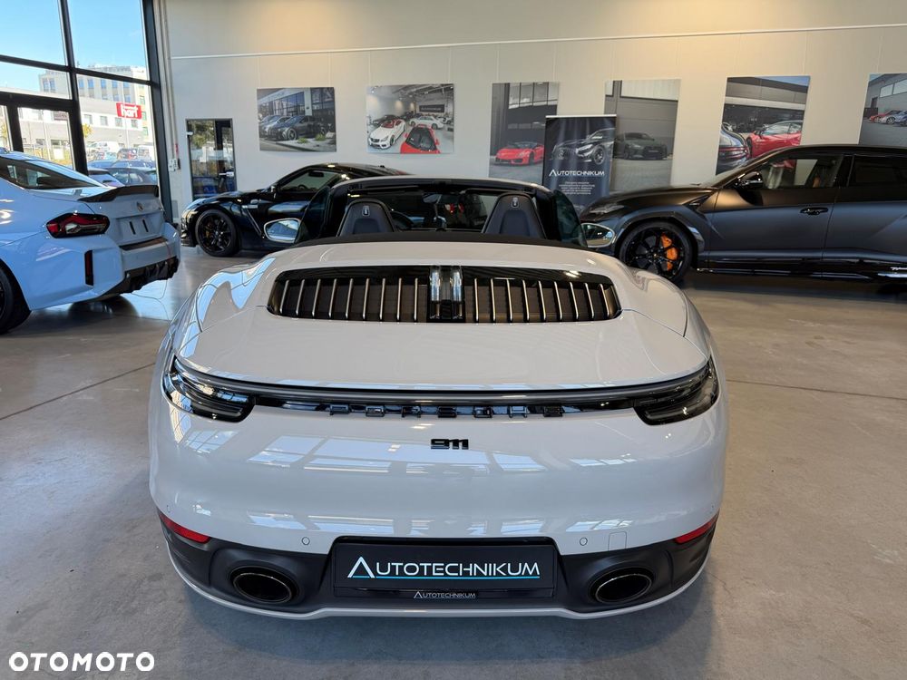 Porsche 911 Carrera 4S - 30