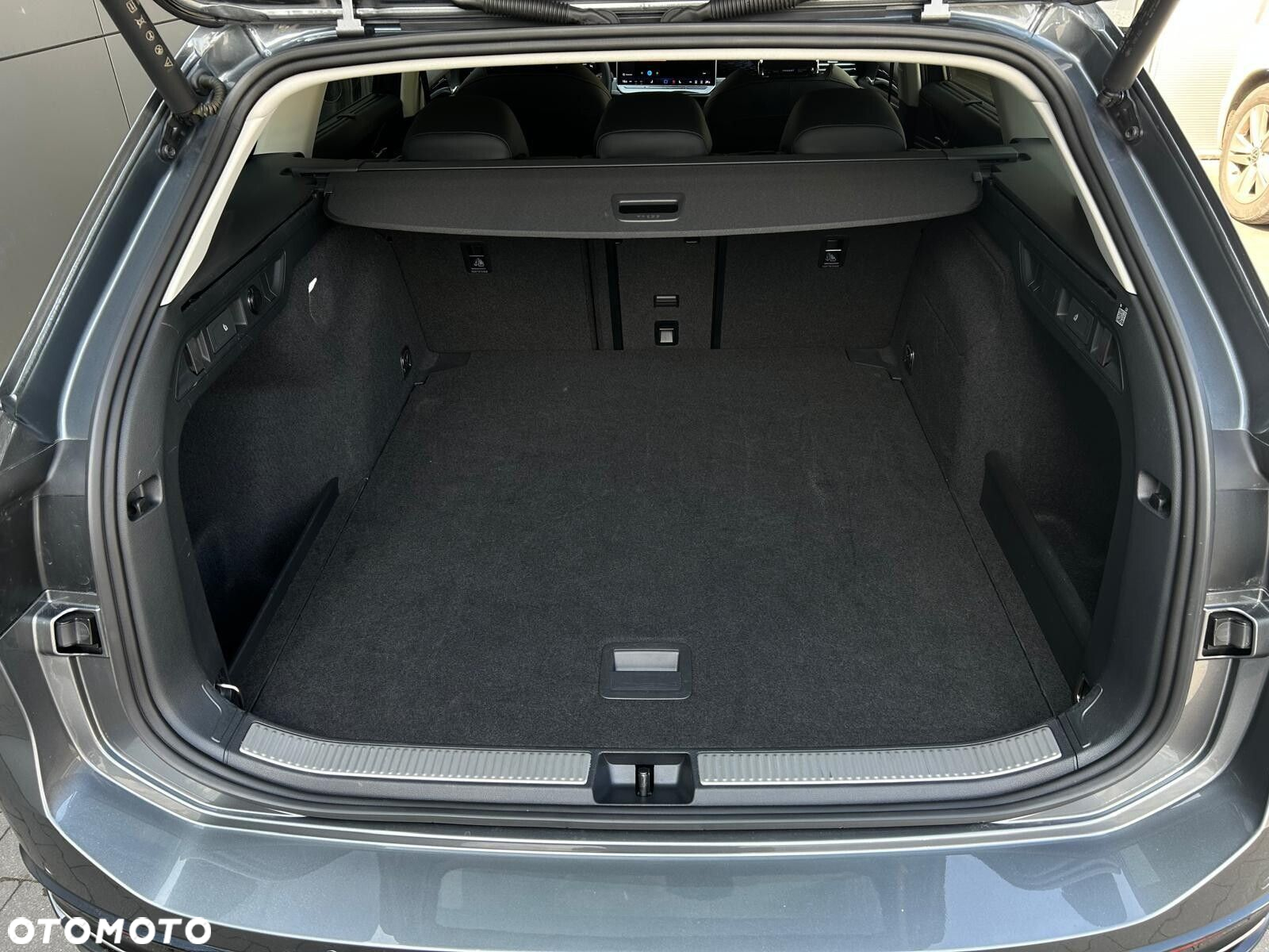Volkswagen Passat 2.0 TDI SCR Elegance DSG - 9