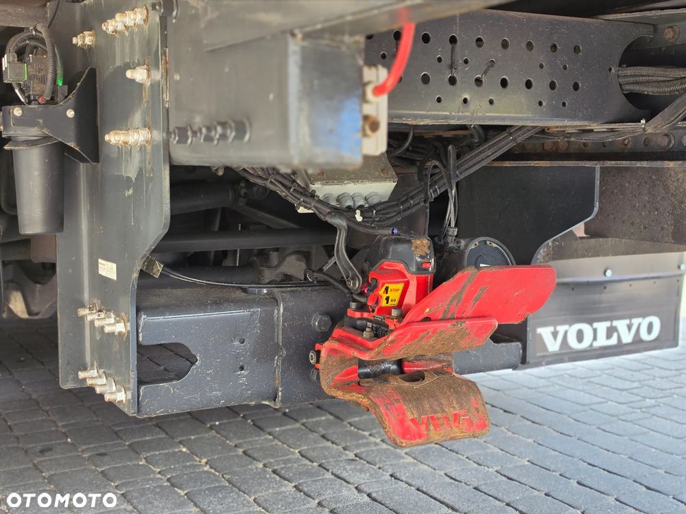 Volvo FH460 I SAVE / CARRIER 900/ KABINA SYPIALNA / CHŁODNIA KWIATOWA / SUPER STAN / 3 OŚ SKRĘTNA  / EURO 6 /SERWIS VOLVO / KONTENER KWIATOWY / - 23