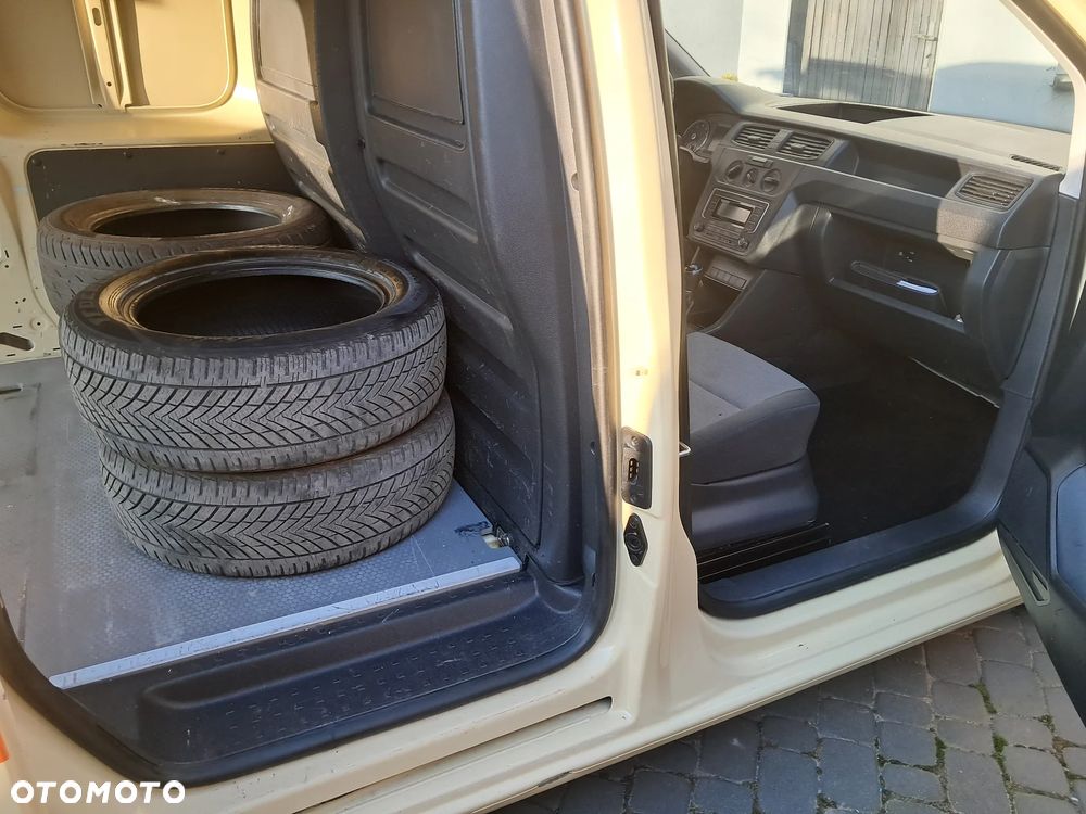 Volkswagen Caddy - 27