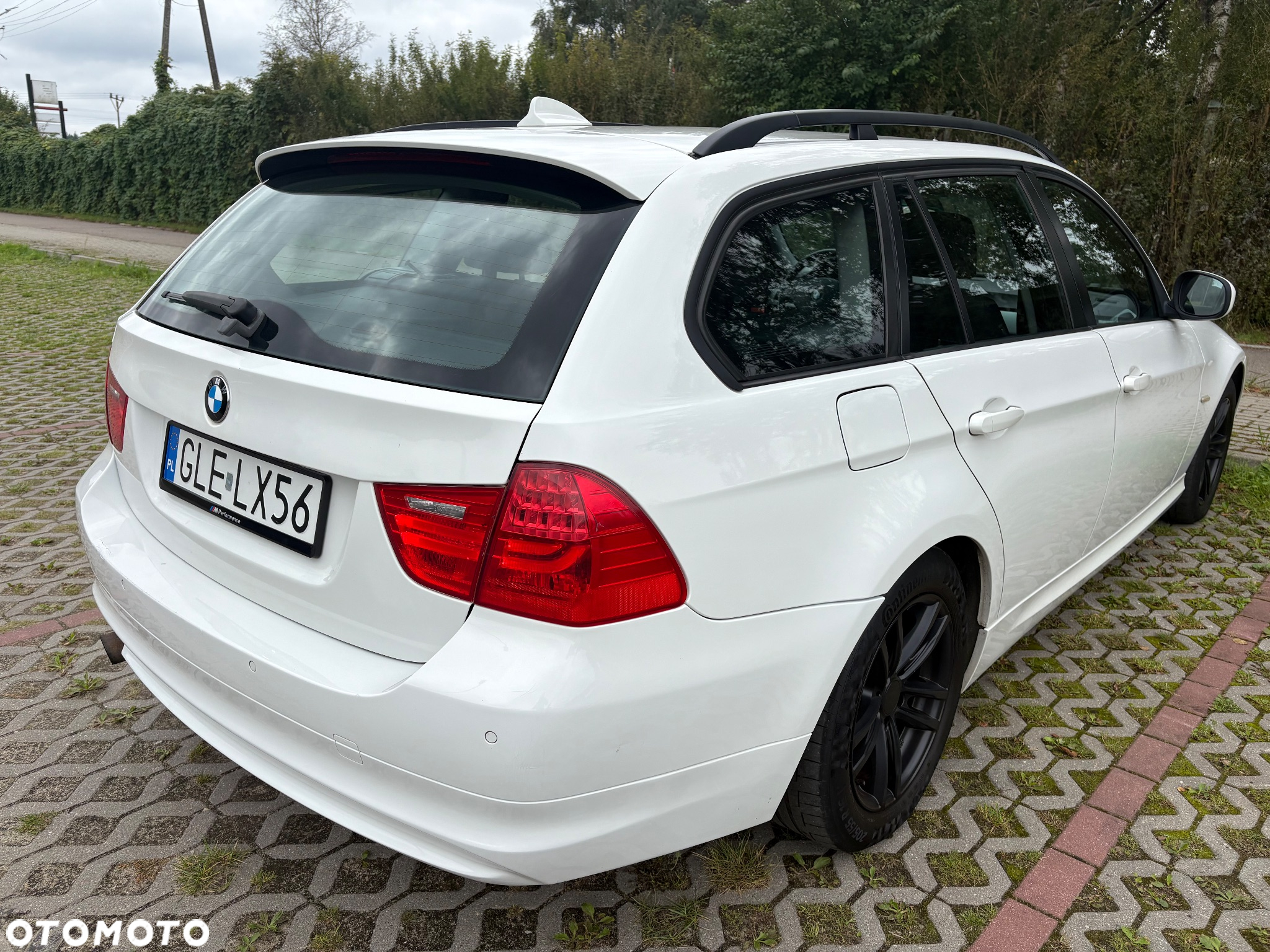 BMW Seria 3 318d DPF Touring - 9