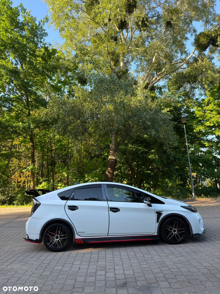 Toyota Prius 1.8 HSD Premium - 3