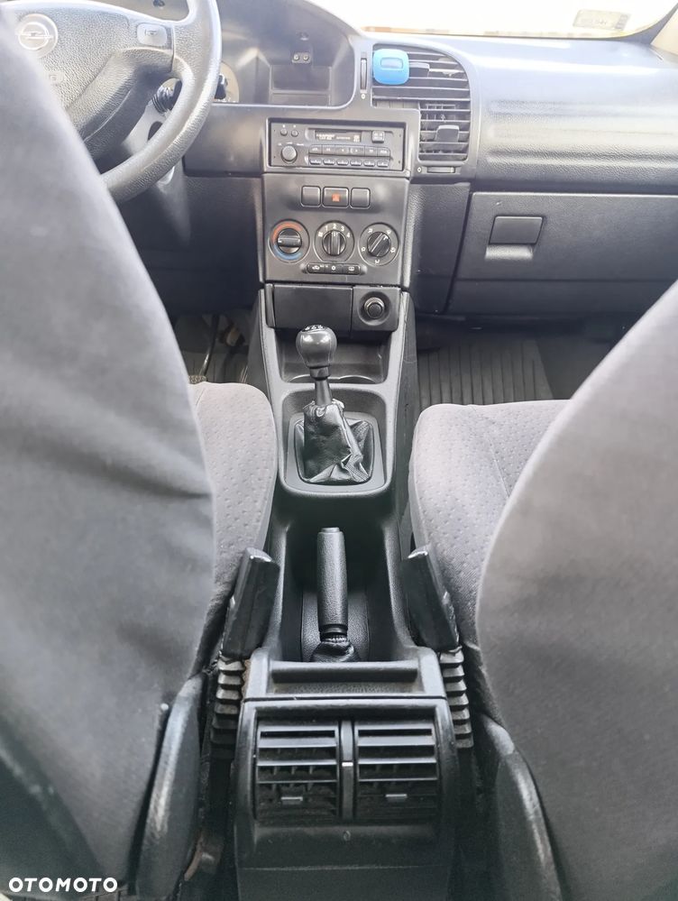 Opel Zafira 2.0 DTI - 18