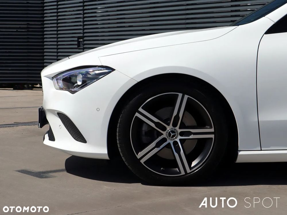 Mercedes-Benz CLA 220 4-Matic 7G-DCT - 3