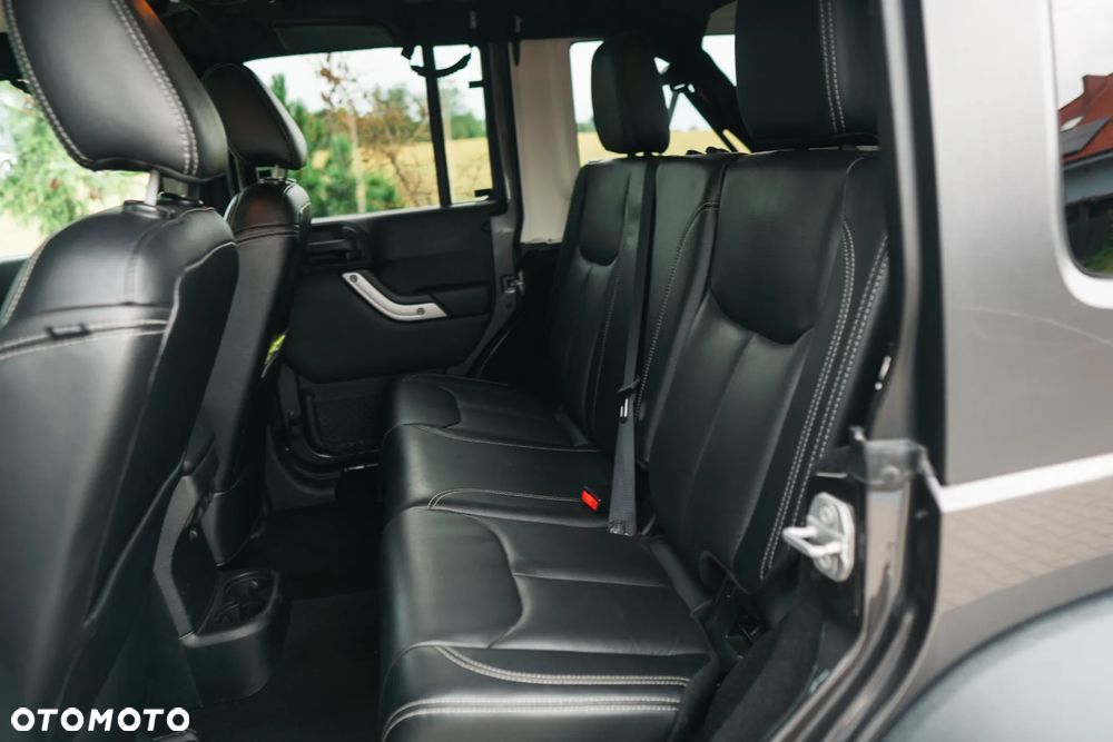 Jeep Wrangler 3.6 Unlim Rubicon - 26