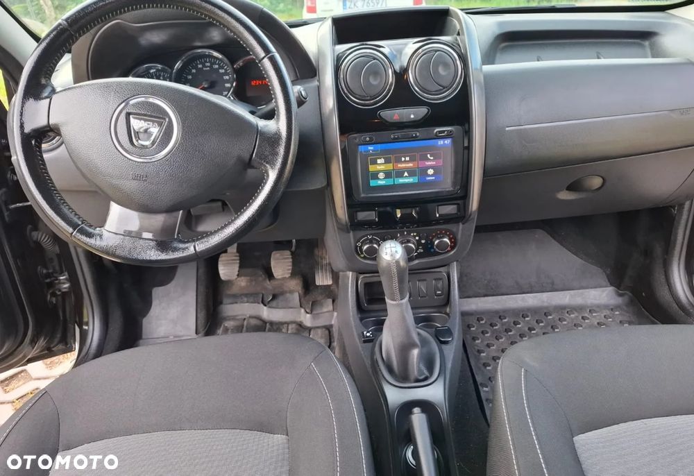 Dacia Duster 1.6 SCe Laureate S&S - 4
