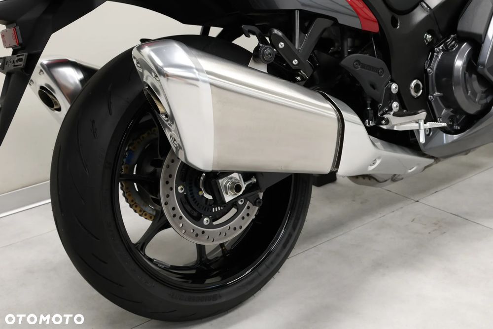 Suzuki GSX - 35