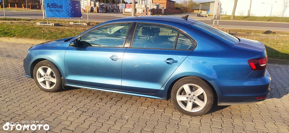 Volkswagen Jetta 1.2 TSI BlueMotion Technology Comfortline - 4