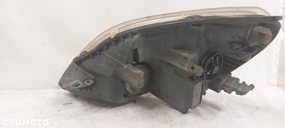 .  PRZOD PRZEDNIA LAMPA  PRAWA OPEL ZAFIRA B - 4