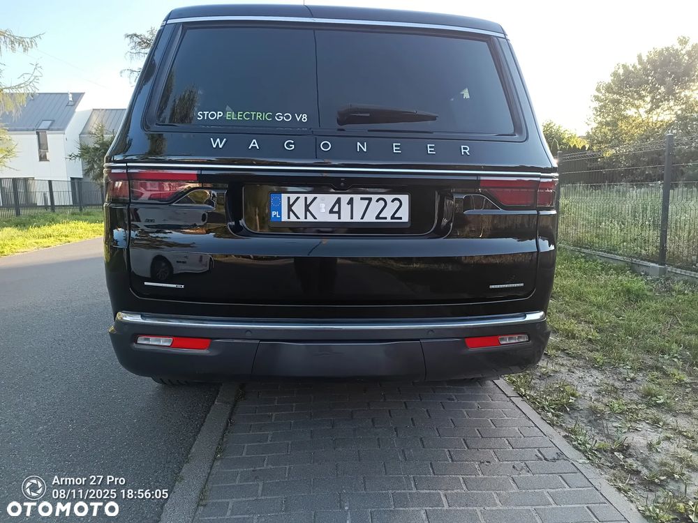 Jeep Wagoneer - 12