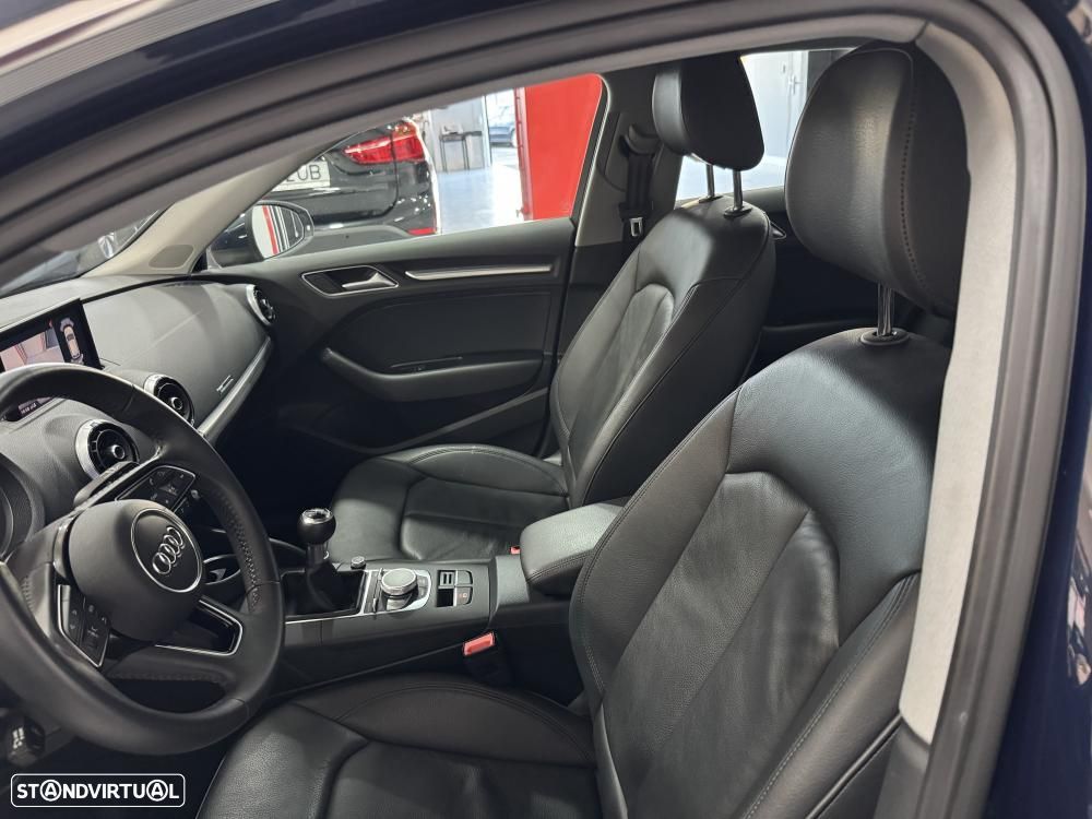 Audi A3 Sportback 30 TFSI Design - 26