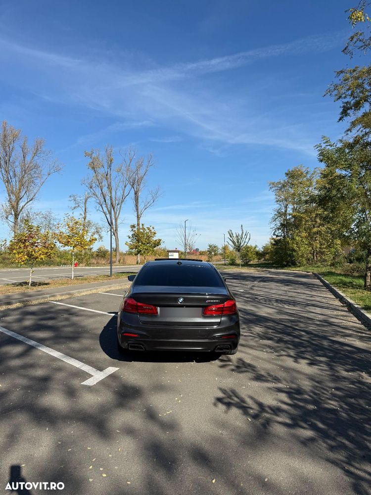 BMW Seria 5 550i xDrive - 4