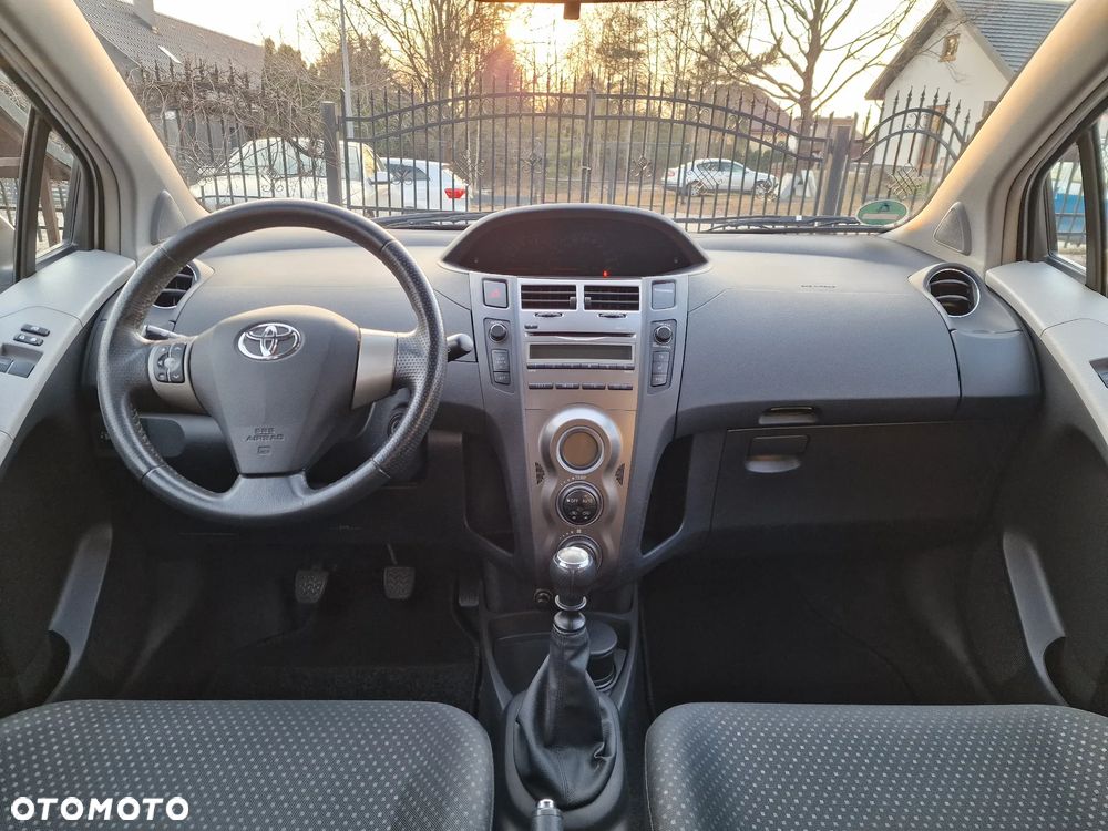 Toyota Yaris 1.33 Luna - 22