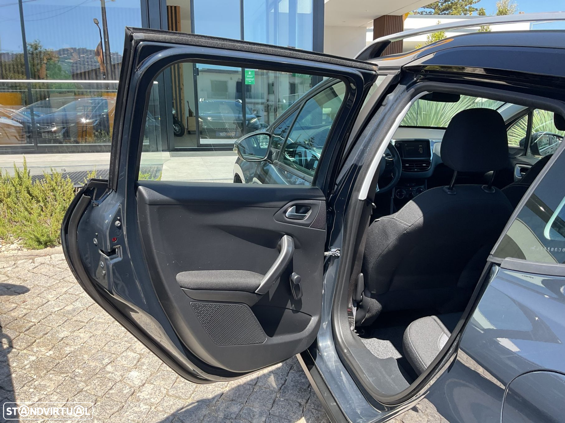 Peugeot 2008 1.6 BlueHDi Active - 46