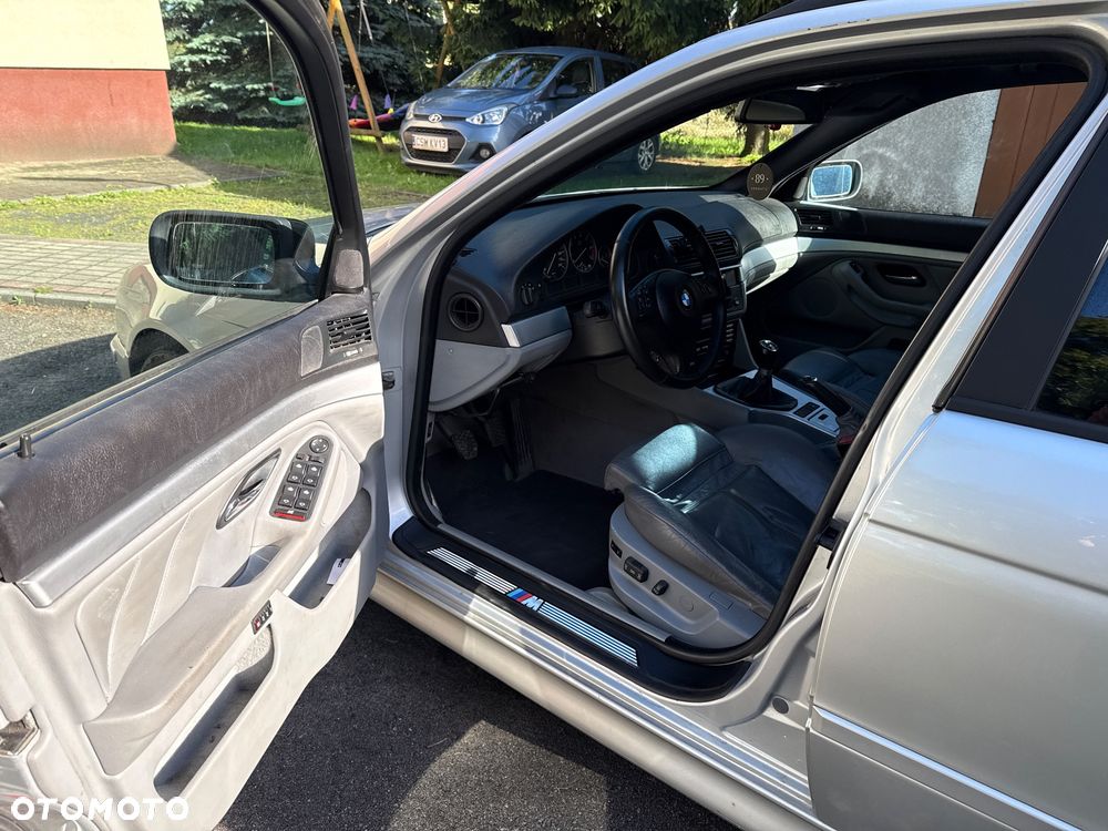 BMW Seria 5 525i - 11