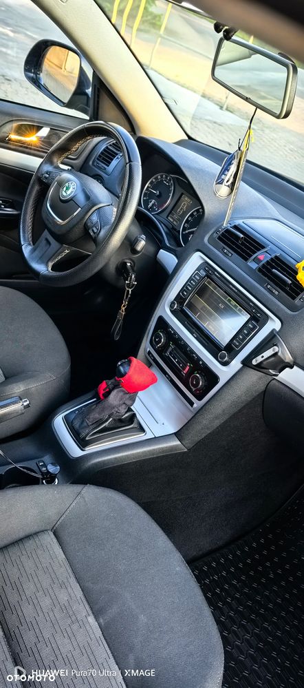 Skoda Octavia 2.0 TDI DSG Ambiente - 9