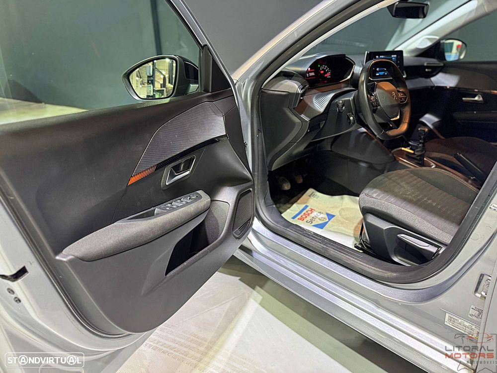 Peugeot 208 1.2 PureTech SE Style - 13