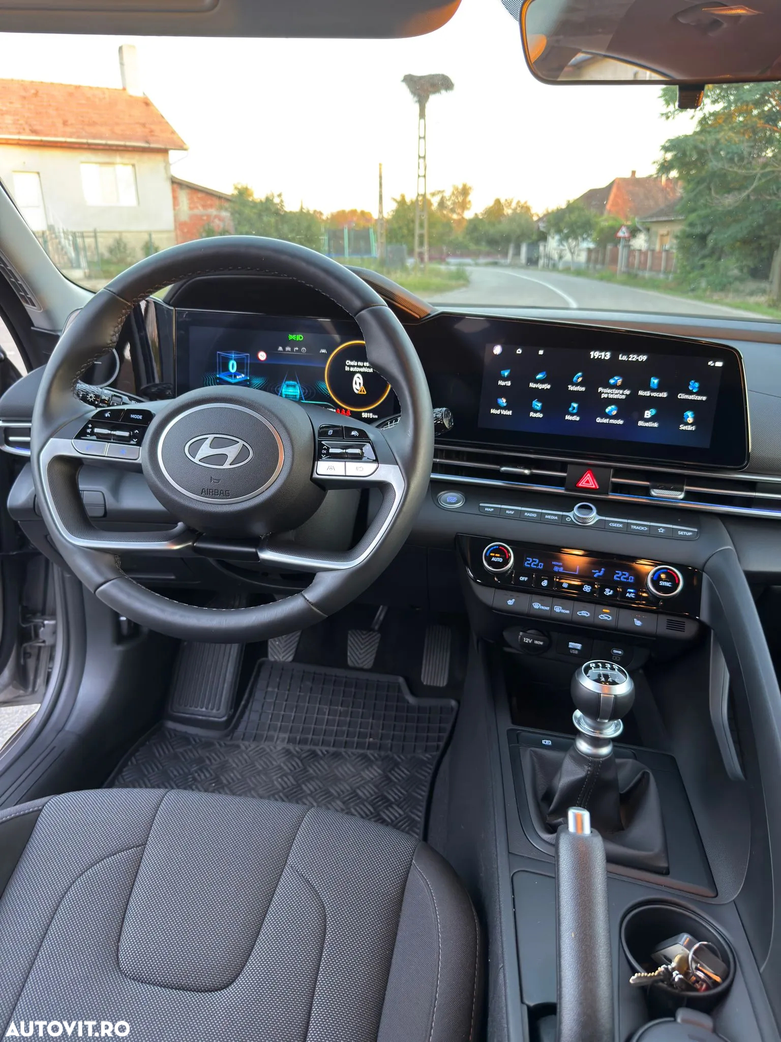 Hyundai Elantra 1.6 l 123 CP 6MT Highway - 8