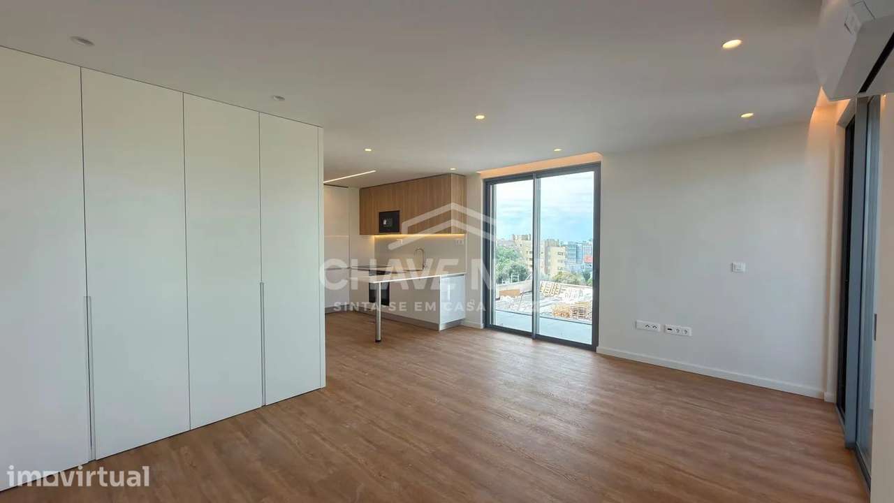 Apartamento T0 Novo c/ Terraço e Lugar de Garagem em Mafamude - Grande imagem: 3/21