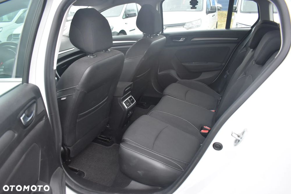 Renault Megane ver-1-5-blue-dci-zen - 12