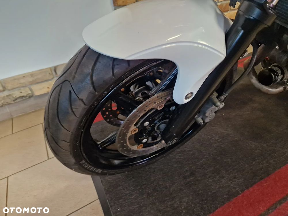 Suzuki Gladius - 17