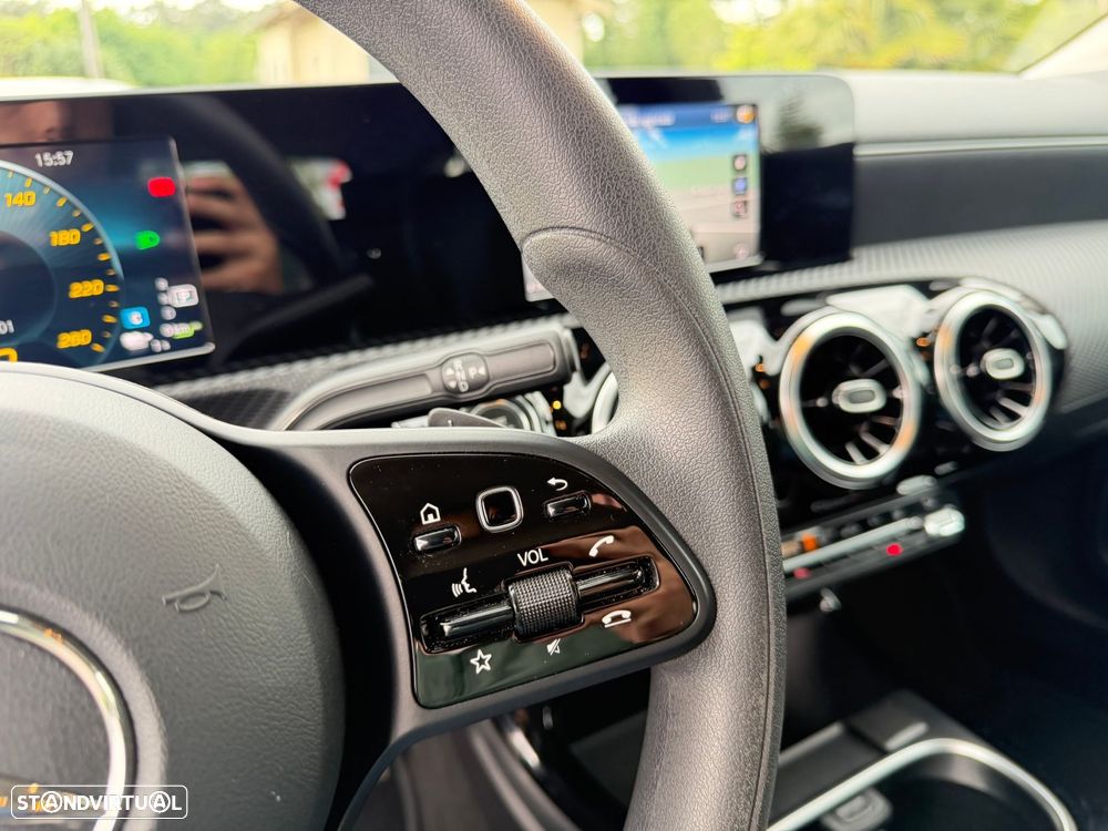 Mercedes-Benz CLA 250 e Shooting Brake Style Plus - 25