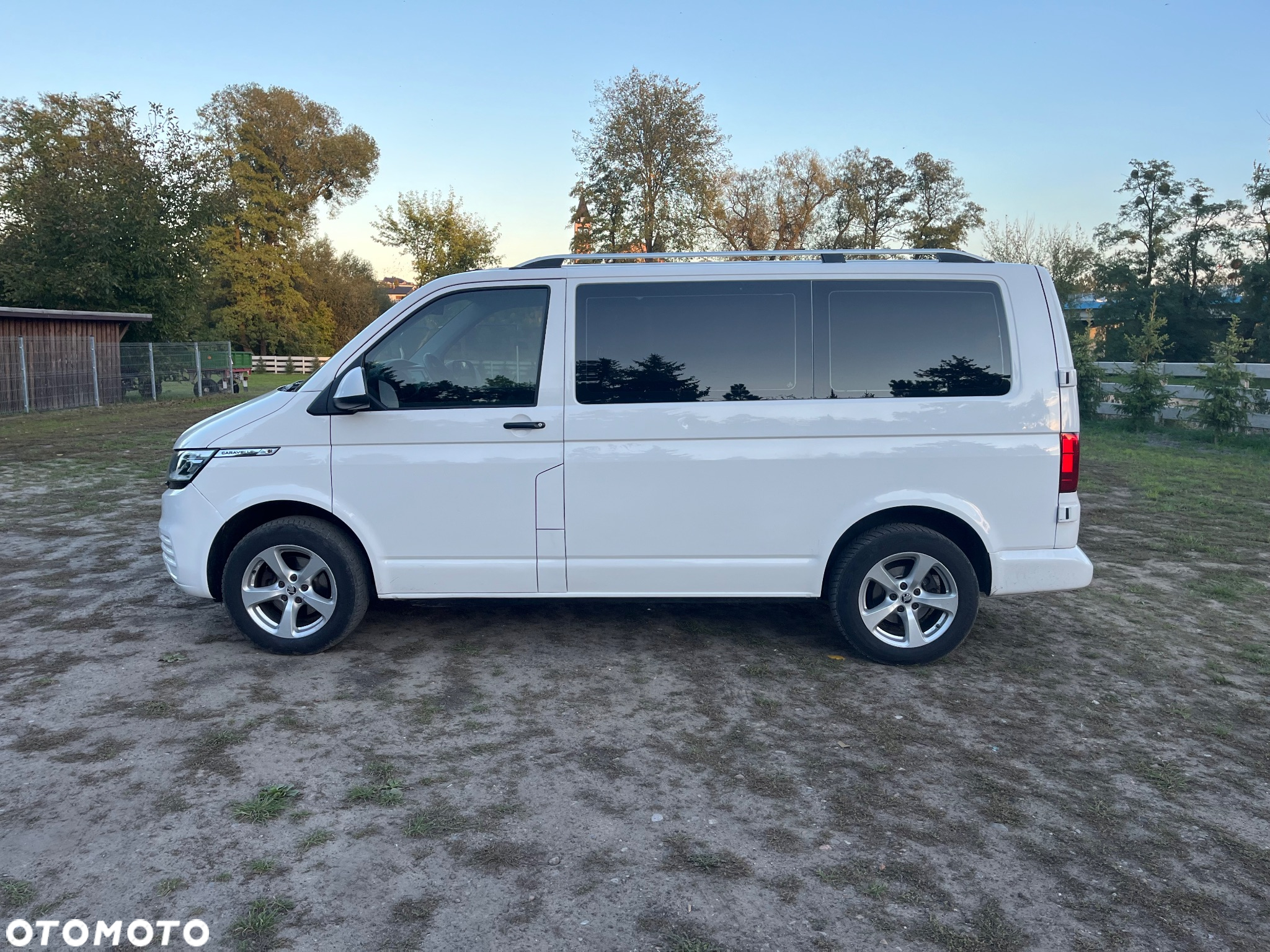 Volkswagen Caravelle - 7