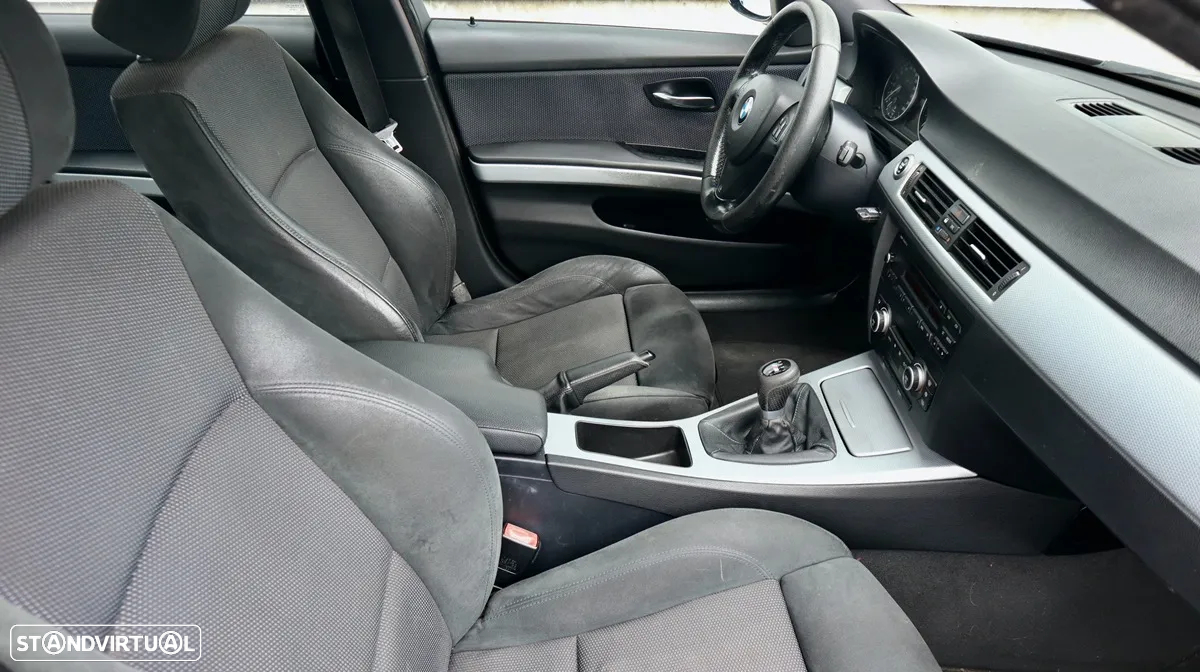 BMW 320 d Touring - 26