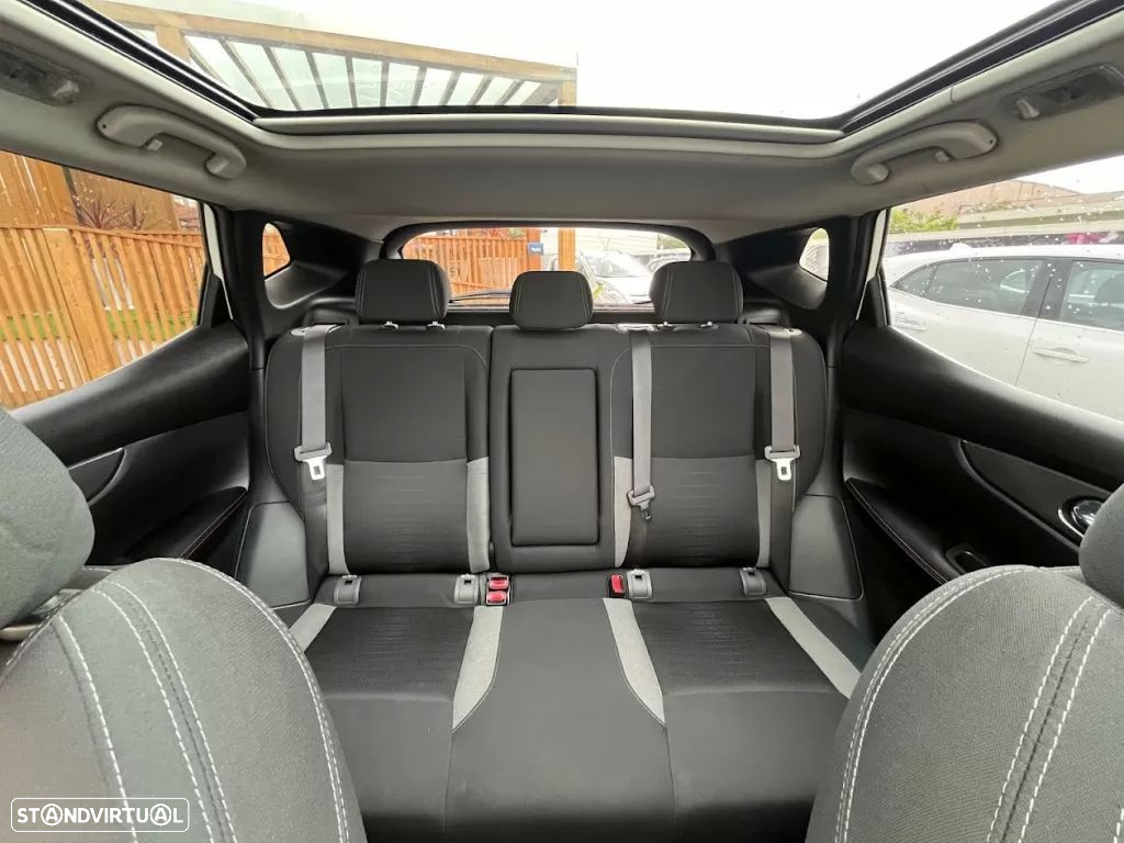 Nissan Qashqai 1.5 dCi N-Connecta 18 - 32