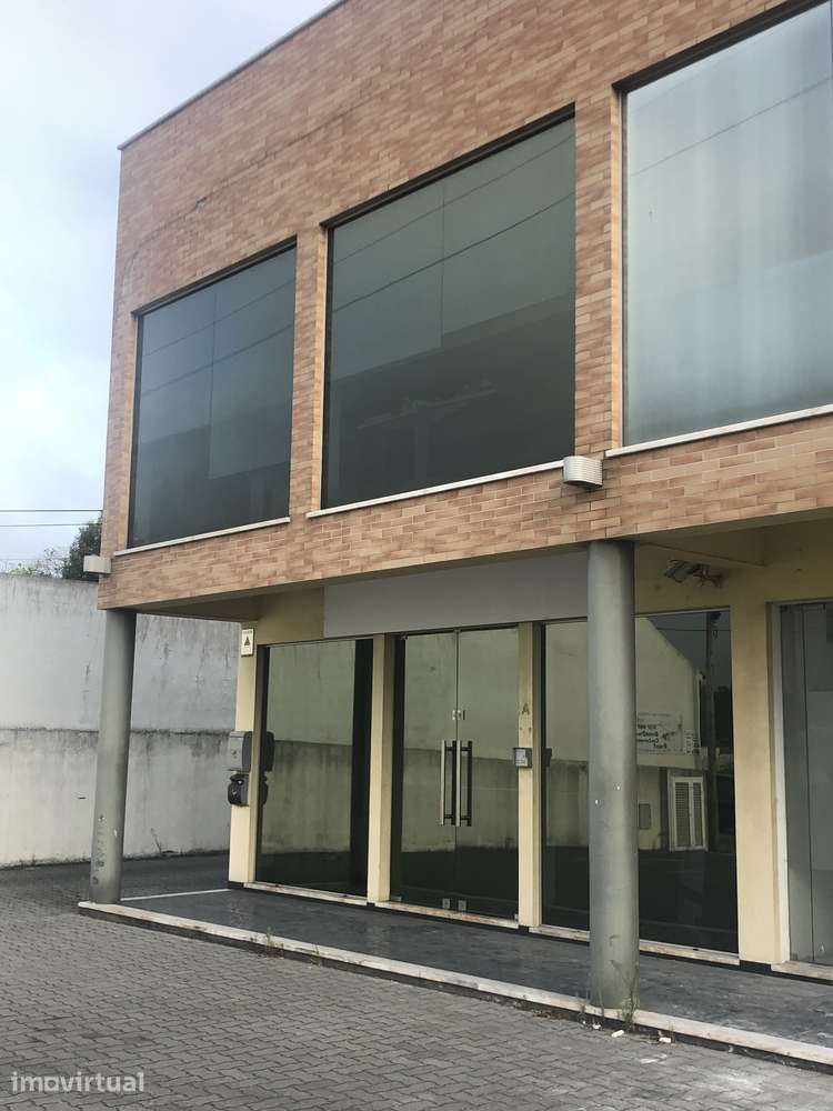 Escritório moderno pronto a funcionar em edifício comercial-serviços - Grande imagem: 2/21