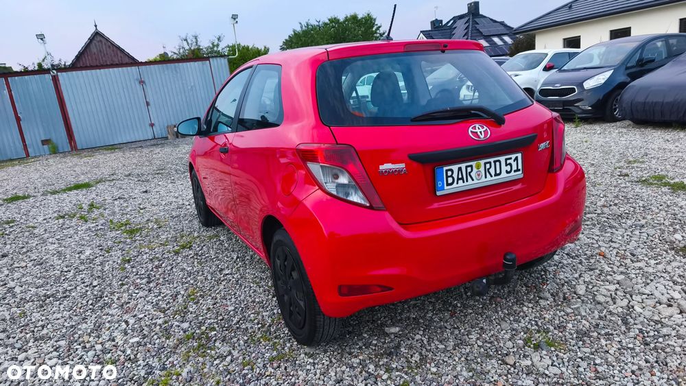 Toyota Yaris - 10