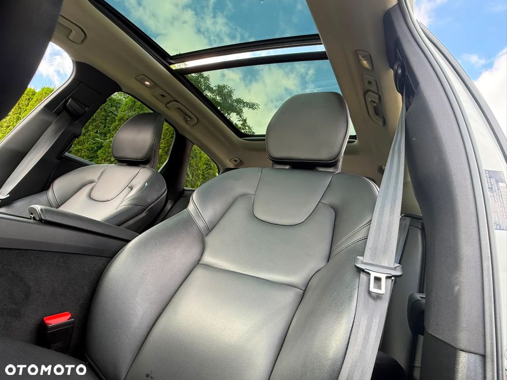 Volvo XC 60 B5 B R-Design - 35