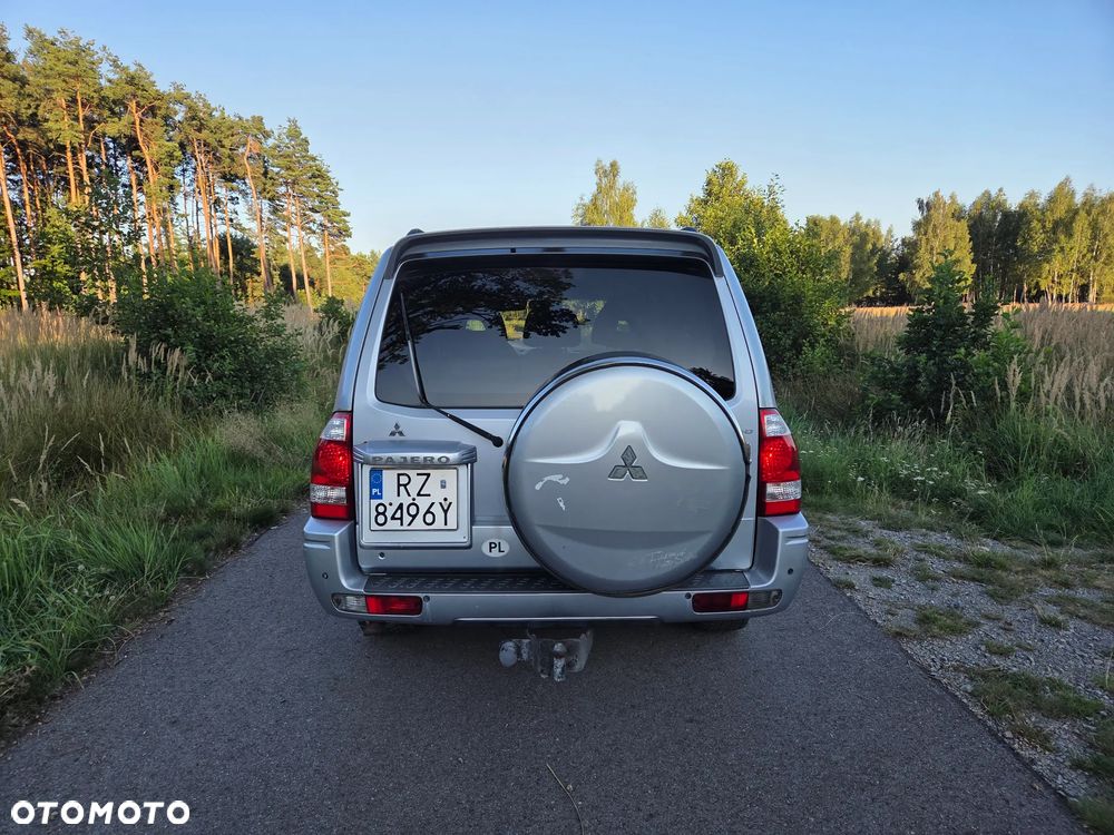 Mitsubishi Pajero 3.2 DID Instyle DAKAR - 4