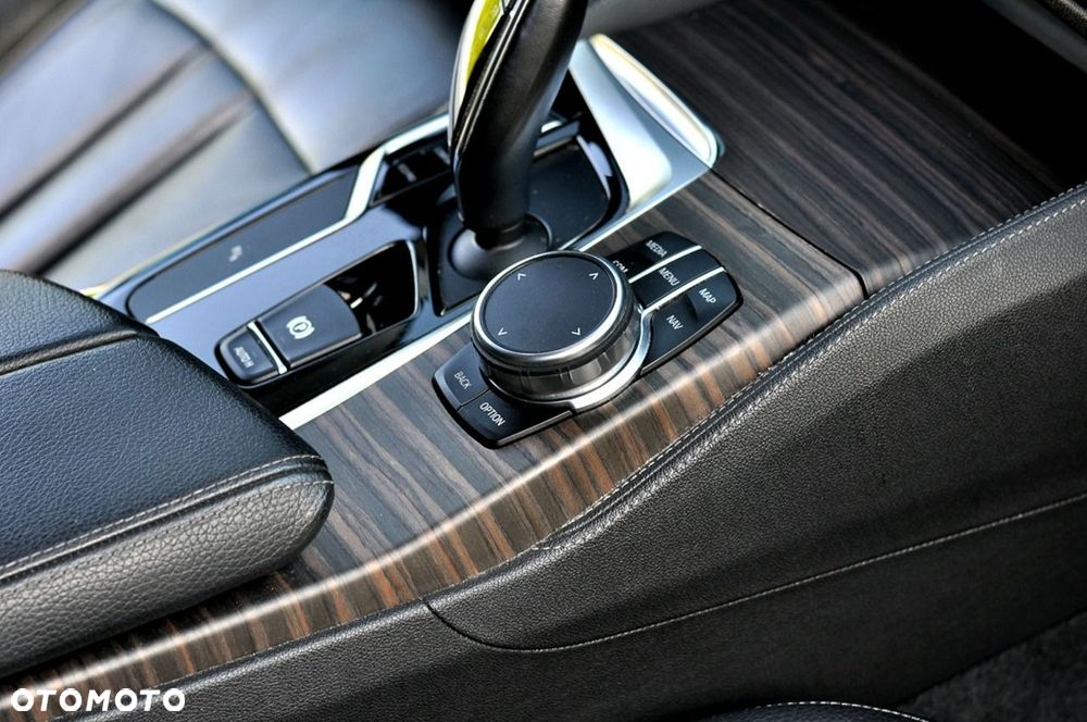 BMW Seria 5 520d Luxury Line sport - 17