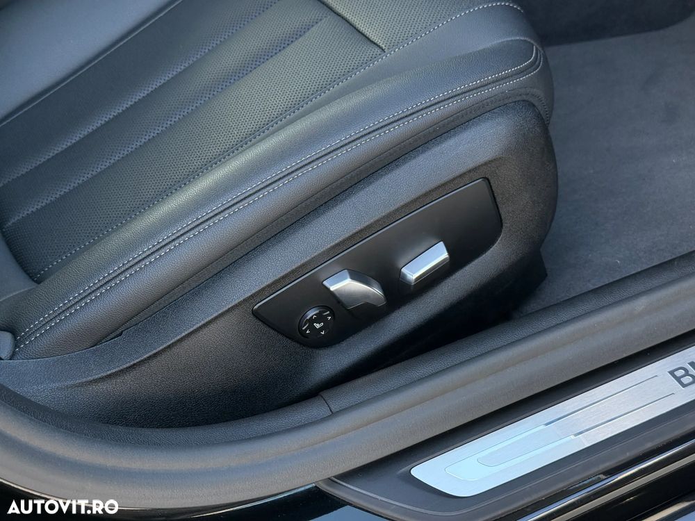 BMW Seria 5 530e xDrive Touring Aut. Luxury Line - 31