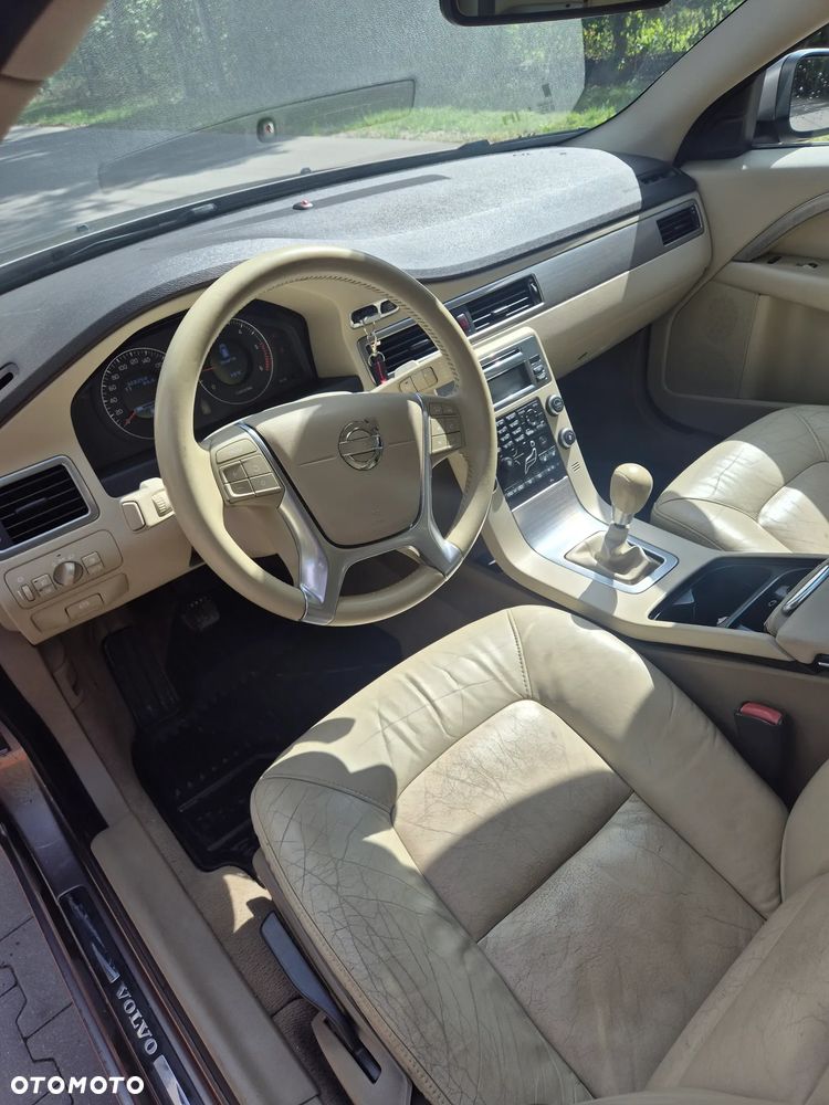 Volvo V70 2.0D Momentum - 5